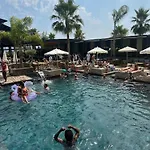 Club Robin Hood מלון אלאניה