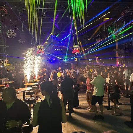 Club Robin Hood فندق ألانيا