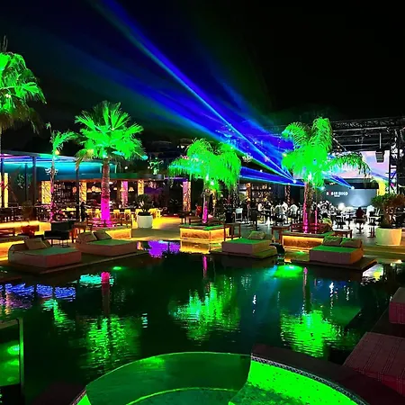 Club Robin Hood Otel 4*