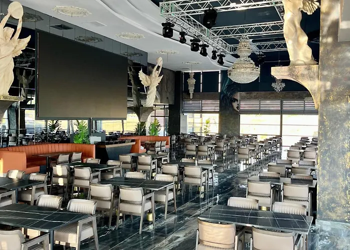 Club Robin Hood Hotel 4*