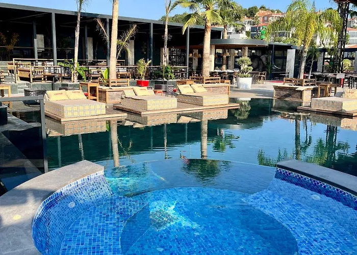 Club Robin Hood Hotel 4*