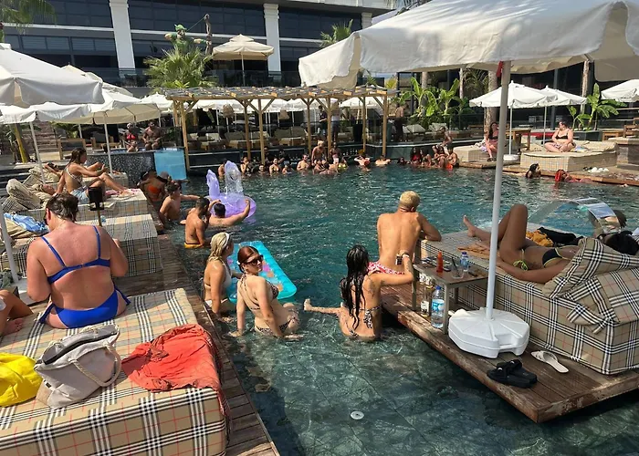 Club Robin Hood Hotel 4*